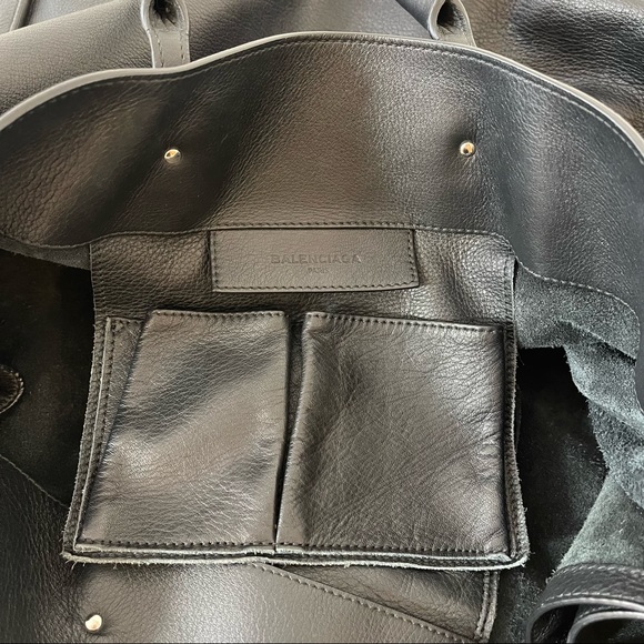 Balenciaga Black Leather Tote - Picture 7 of 15